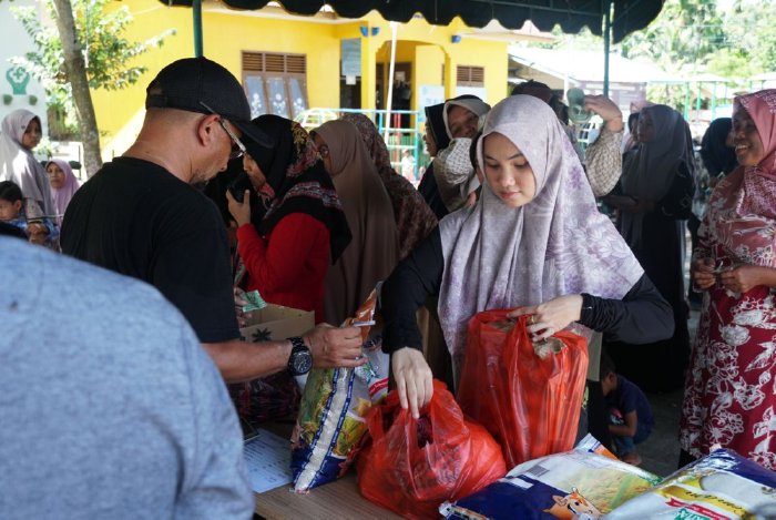 Menjelang Iduladha 1445 H, Warga Lon Asan Rasakan Berkah Pangan Murah Pemkab Aceh Besar