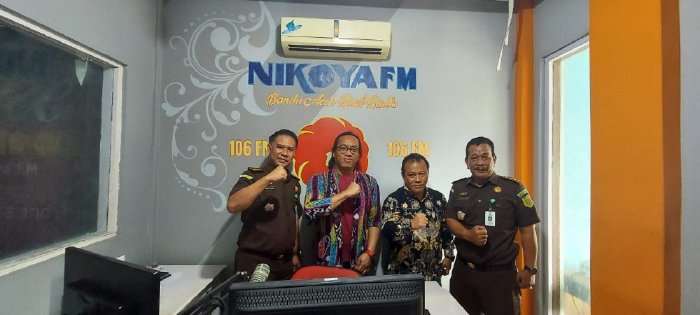 Kejati Aceh Gelar Penyuluhan Hukum Tentang UU ITE di Radio Nikoya FM