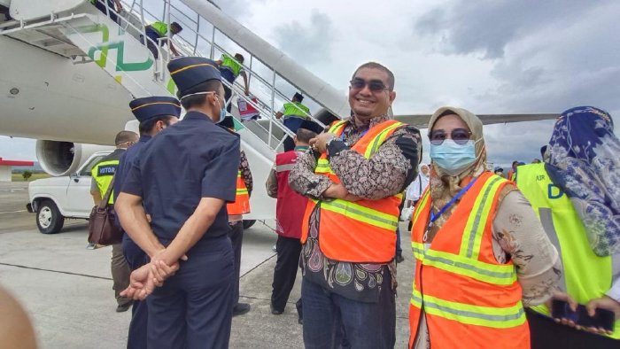 Sambut Kedatangan Haji Kloter 1, Kakankemenag Aceh Besar Minta Keluarga Jemaah Tertib