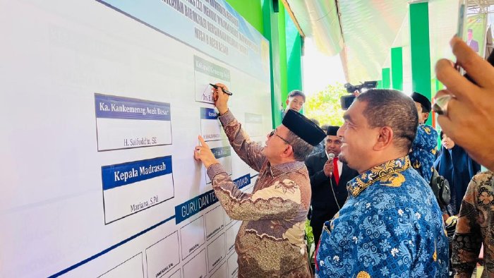 Kakanwil Kemenag Aceh Luncurkan PTSP di MTSN 8 Aceh Besar