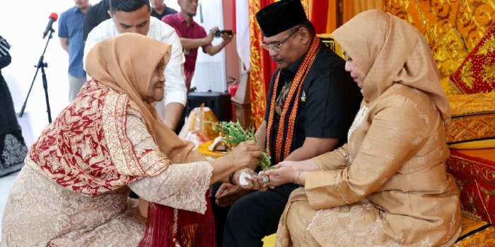 Tiba di Aceh dan Dipeusijuek Ibunda, Pj Gubernur: I Joek Peng Le Mak