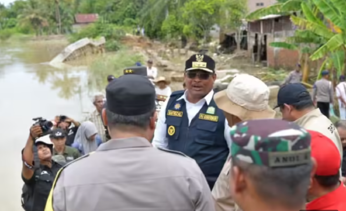 Pj Gubernur Safrizal Tinjau Langsung Lokasi Banjir di Aceh Tamiang