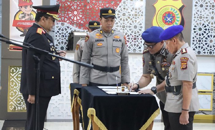 Kapolda Aceh Pimpin Upacara Sertijab Dirpolairud dan Karorena