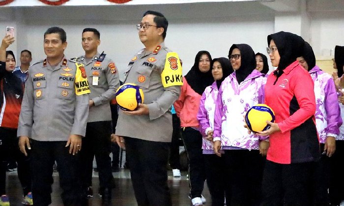 HKGB ke-72, Kapolda Aceh Hadiri Pembukaan Pertandingan Bola Voli Bhayangkari